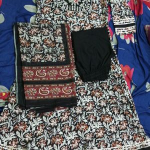 New/Unused A Line Kurti With Dupatta And Pant