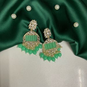 Prakriti Earrings (Pack Of 1)