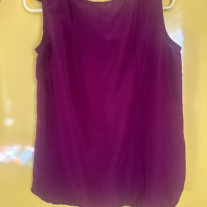 Sleeveless burgundy Top