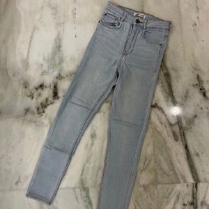 Price Drop!! Zara TRF Highwaisted Jeans