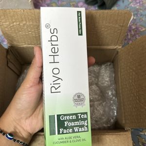 Riyo Herbs Facewash, Moisturiser, Oil Control Gel