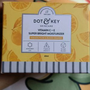 Dot&Key Vitamin C+E Super Bright Moisturizer