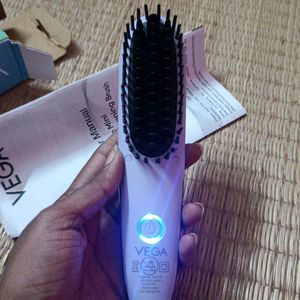 Price Crash-Vega Mini Straightening Brush