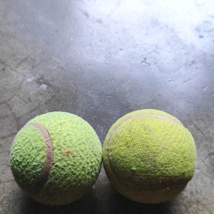 04 Cricket/Tennis Balls..