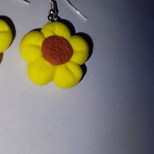 Sunflower 🌻 Earrings