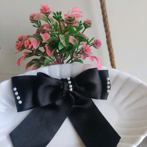 Cute Black Bow Pin