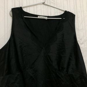 Black Sleevless Top