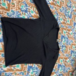 Black V Neck Crop Top