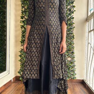 BLACK COLOR KURTI WITH SEPARATE SELF INNER