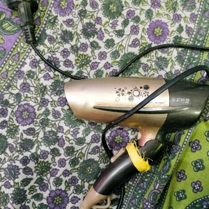 Combo Of Philips Hair Straightener And Vega Dryer