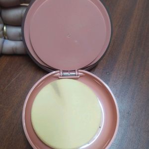 Lakme 9to5 Compact