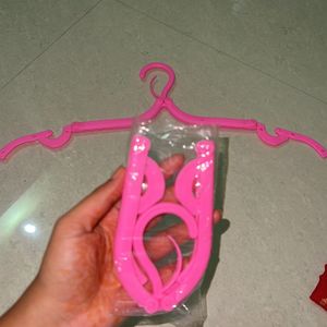 Women Fish Cut Kurti With 2 Plastic Hanger