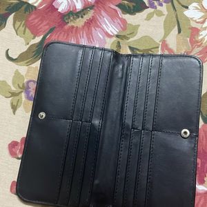 GLOSSY BLACK WALLET