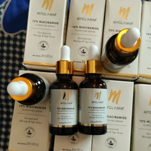 Myglamm 10% Niacinamide Clarifying Serum