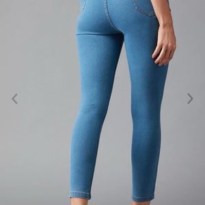 Skinny Fit High-Rise Stretchable Jeans