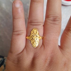 Beautiful New Ladies Ring