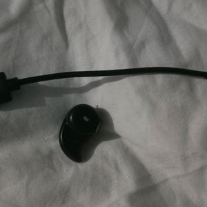 Ear Buds 1 With Charger Cable