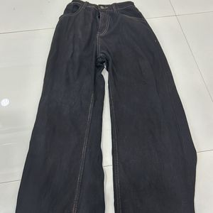 BLACK BAGGY JEANS