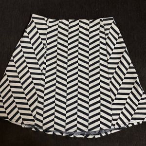 Criss Cross Patterned Zara Skirt