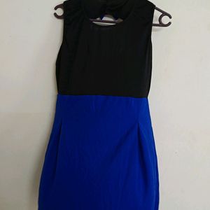 Blue Dress With Bow Shape At The Back
