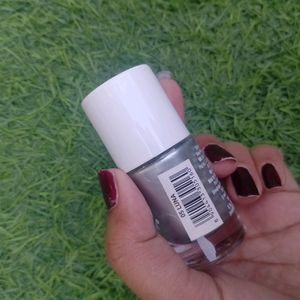 Myglamm Metalic Nail Enamel ✨