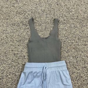 Sale ‼️ Grey Pretty Tank Top 🩶 (Never Worn)