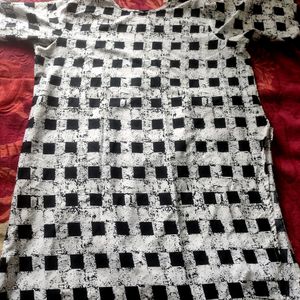 Beautiful White Checked A-line Women Kurta🤍