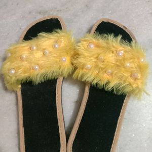 Unique Fashionble Women Flipflops And Slippers