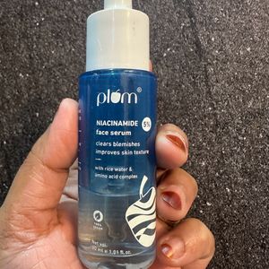 plum nacinamide face serum