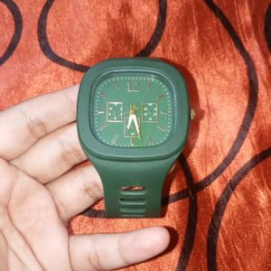 Dark Green Watch ⌚