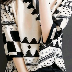 New Korean Aesthetic Black And White Top