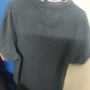 Levis Charcoal grey Tshirt size M