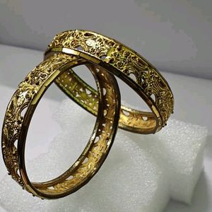 Golden Stylish Bangle's