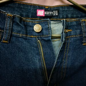 *Only wore Once* Blue Jeans For Women