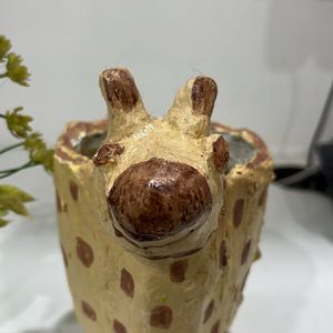 Animal Giraffe Shape Pot With Artificial Plant