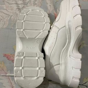 new white sneakers (womens)