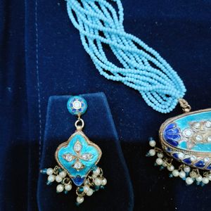 Blue and Gold Kundan Jewelry Set