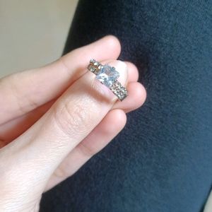 Beautiful Shinning Stone Finger Rings