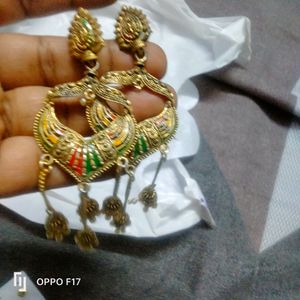 Long Size Jhumka And Small Studs