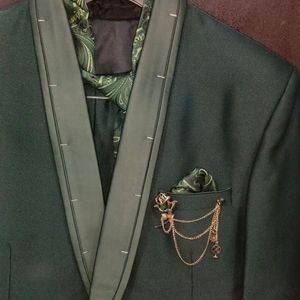 Kaiya Green Coloured 3 Pcs Suit Set With Tie
