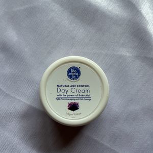 The Moms Co Day Cream