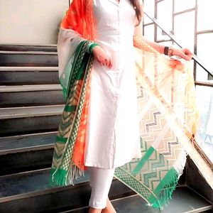 Awesome And Gorgeous Plain White Kurti