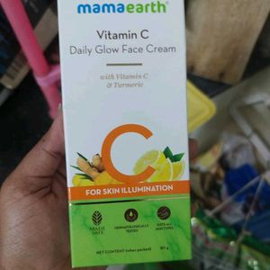 Mamaearth Vitamin C Daily Glow Cream eam