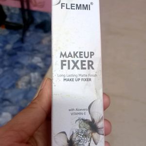 makeup fixer with aloevera nd vitamin E long lasting matte finish