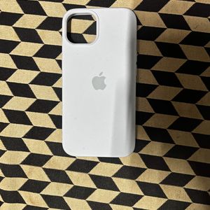 Selling a combo of 4 high-quality iPhone 13 cover