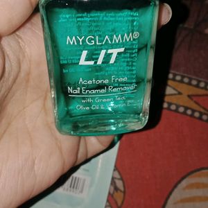 Get Freebie With 20 Pc Myglamm Nail Polish Remover