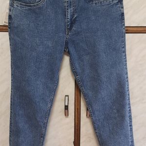 Boyfriend Fit Light Fade Cropped Jeans