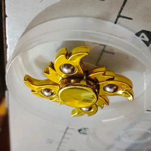 Golden fight spinner