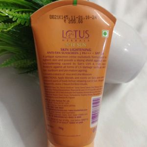 Lotus Herbals Safe Sun Sunscreen