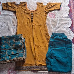 Ethnic Suit Set For Woman